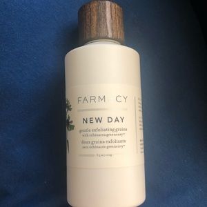 New day Exfoliating Grains